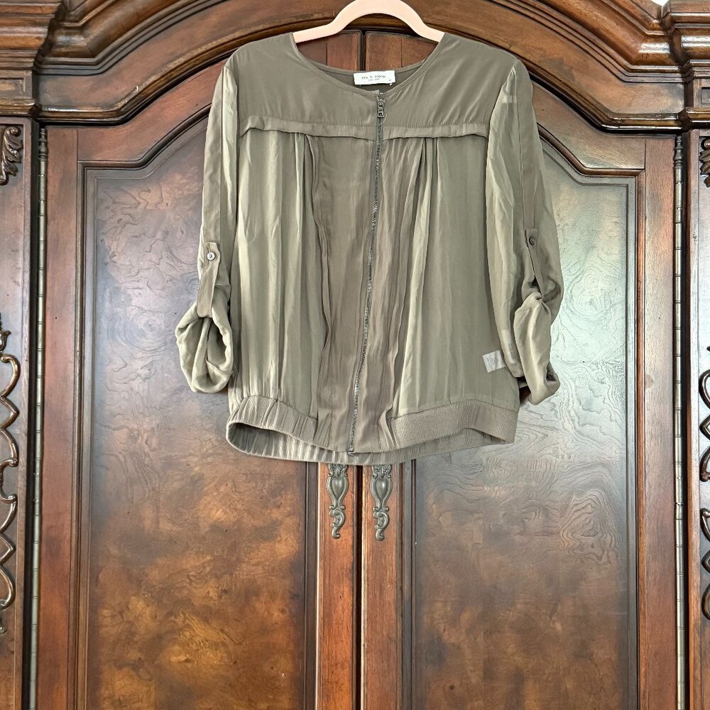 NWT Lola & Sophie Grey Silk Zip Front Blouse